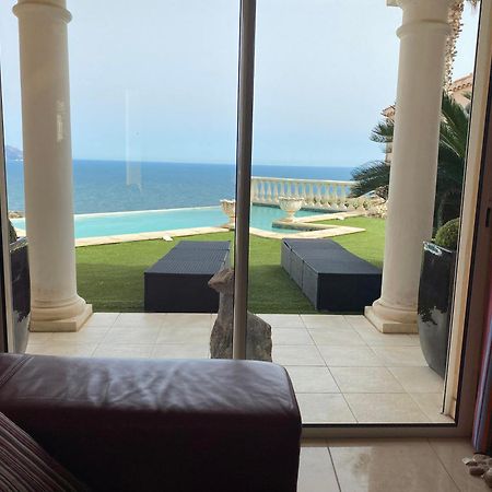 Villa Goonie Ле Исамбр Екстериор снимка