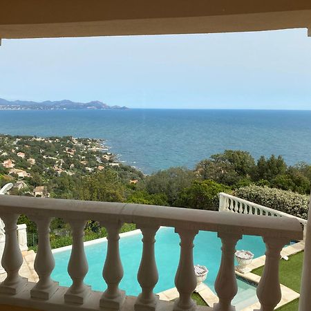 Villa Goonie Ле Исамбр Екстериор снимка