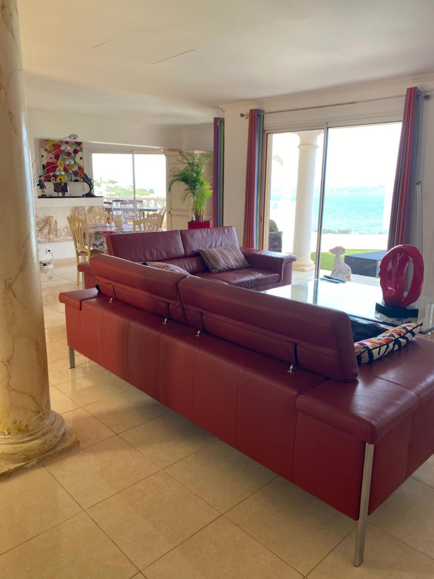 Villa Goonie Ле Исамбр Екстериор снимка
