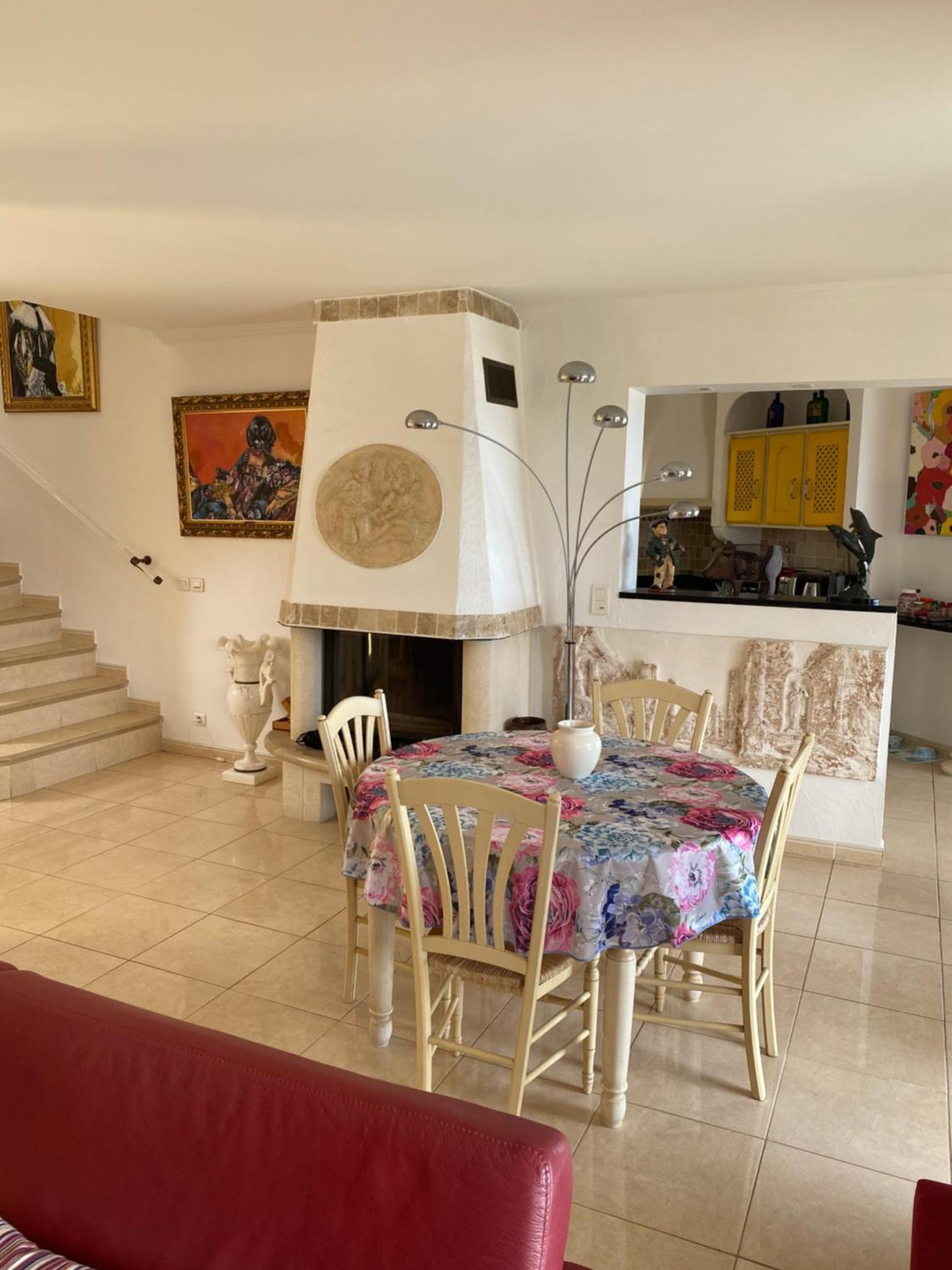 Villa Goonie Ле Исамбр Екстериор снимка